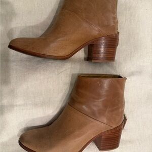 Nisolo Dari Brown Leather Ankle Booties